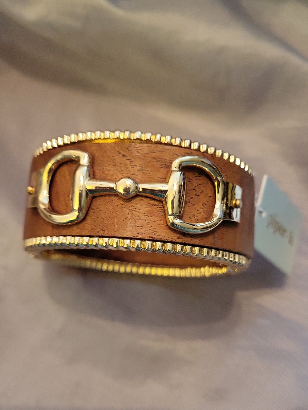 PIPER K Gold-Tone Horsebit Accent Brown Wooden Cuff Bracelet Ty LS
